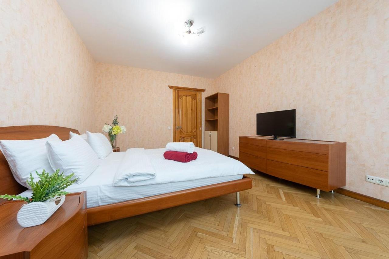 Spacious Apartments In The Center Of Obolon 2 Bedrooms Kiev Ngoại thất bức ảnh