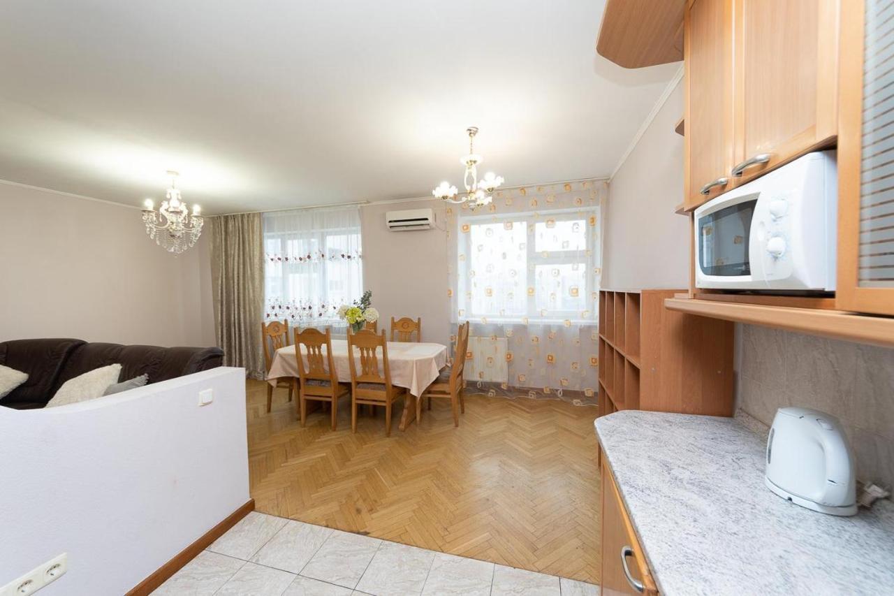 Spacious Apartments In The Center Of Obolon 2 Bedrooms Kiev Ngoại thất bức ảnh