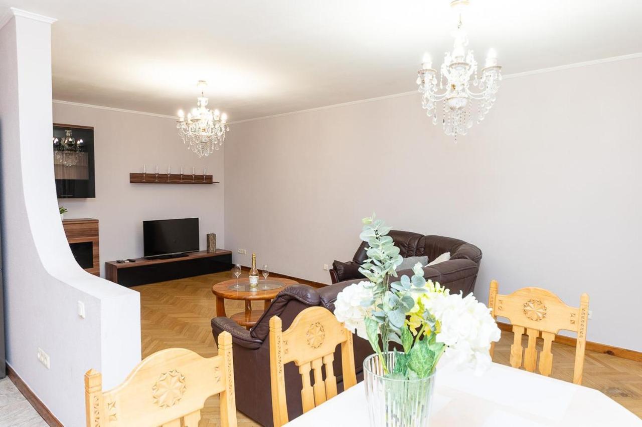 Spacious Apartments In The Center Of Obolon 2 Bedrooms Kiev Ngoại thất bức ảnh
