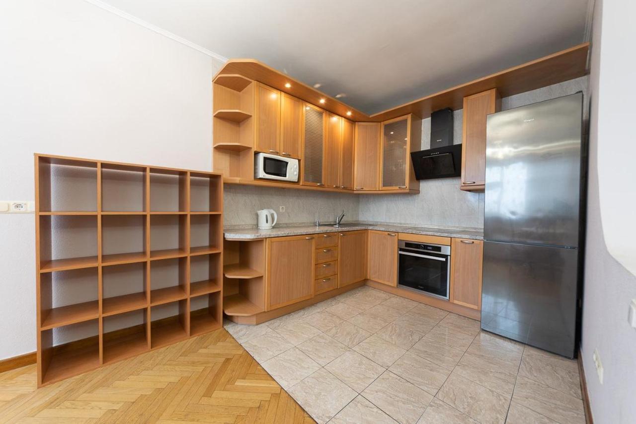 Spacious Apartments In The Center Of Obolon 2 Bedrooms Kiev Ngoại thất bức ảnh